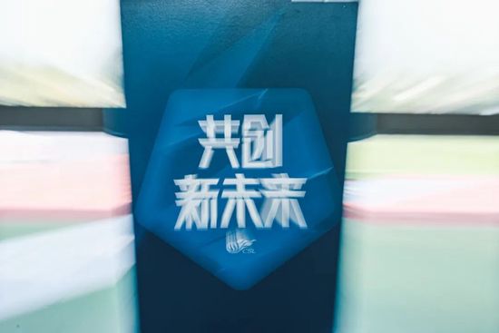 诱惑儿子朋友的年轻妈妈